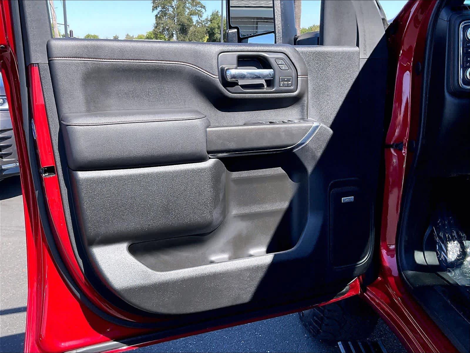 Used 2022 GMC Sierra 2500 AT4 w/ AT4 Preferred Package AWD/4WD image 23