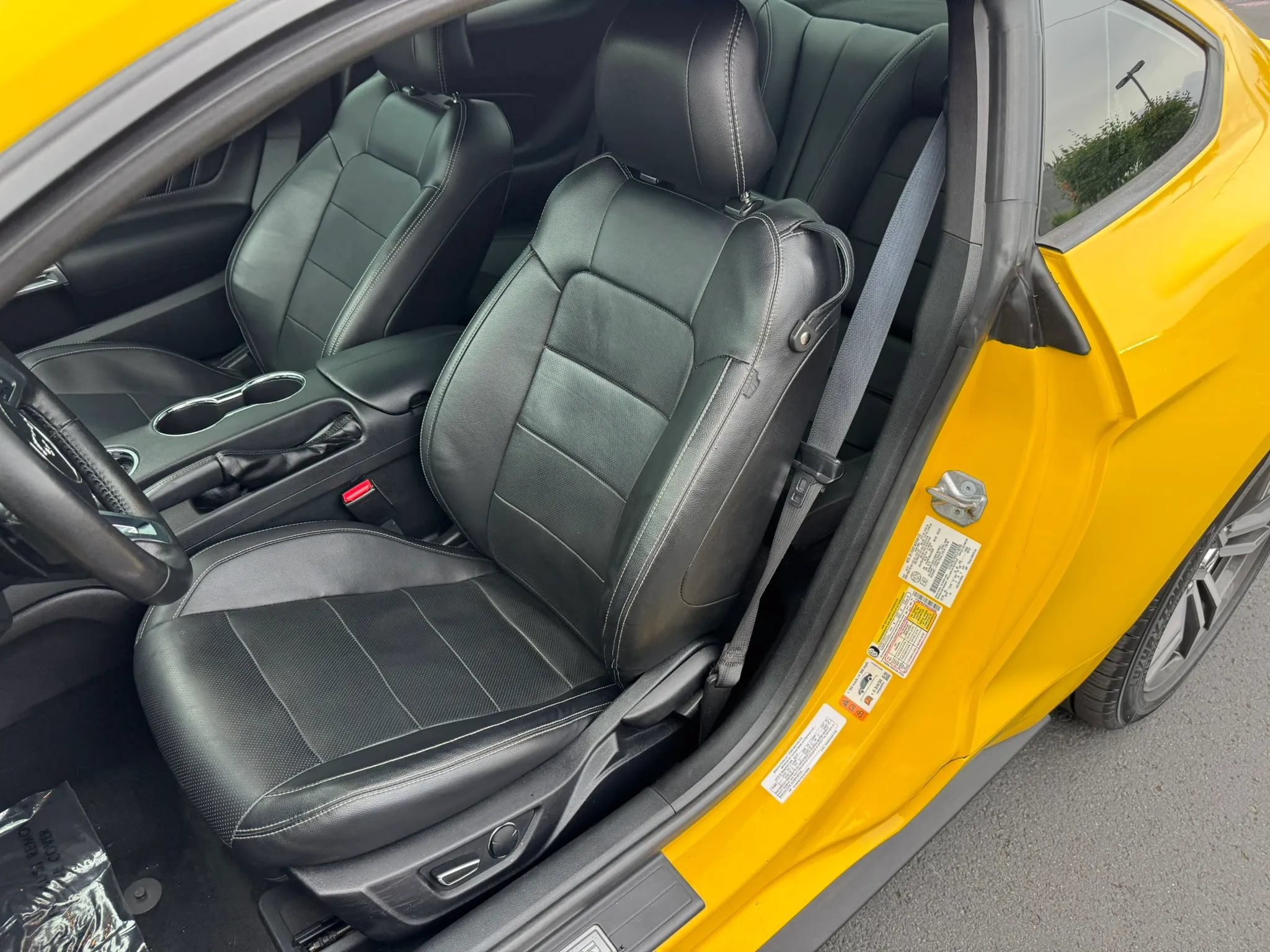 Used 2017 Ford Mustang GT Premium w/ Enhanced Security Package RWD image 23