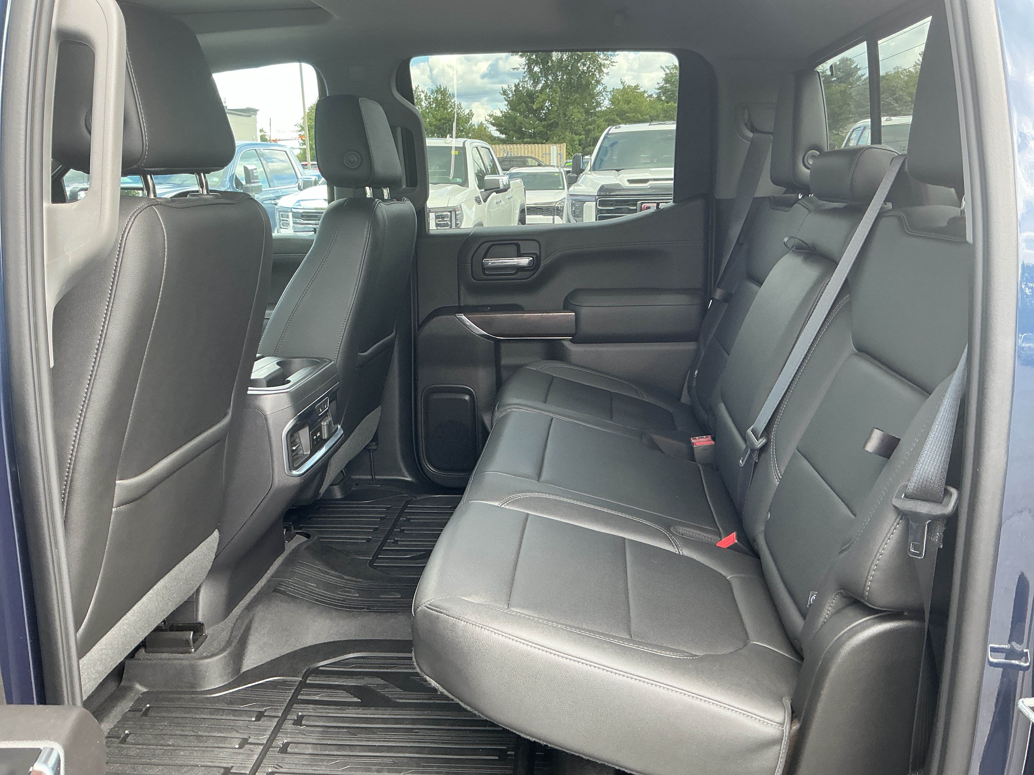 Used 2019 GMC Sierra 1500 SLT w/ SLT Premium Plus Package AWD/4WD image 10