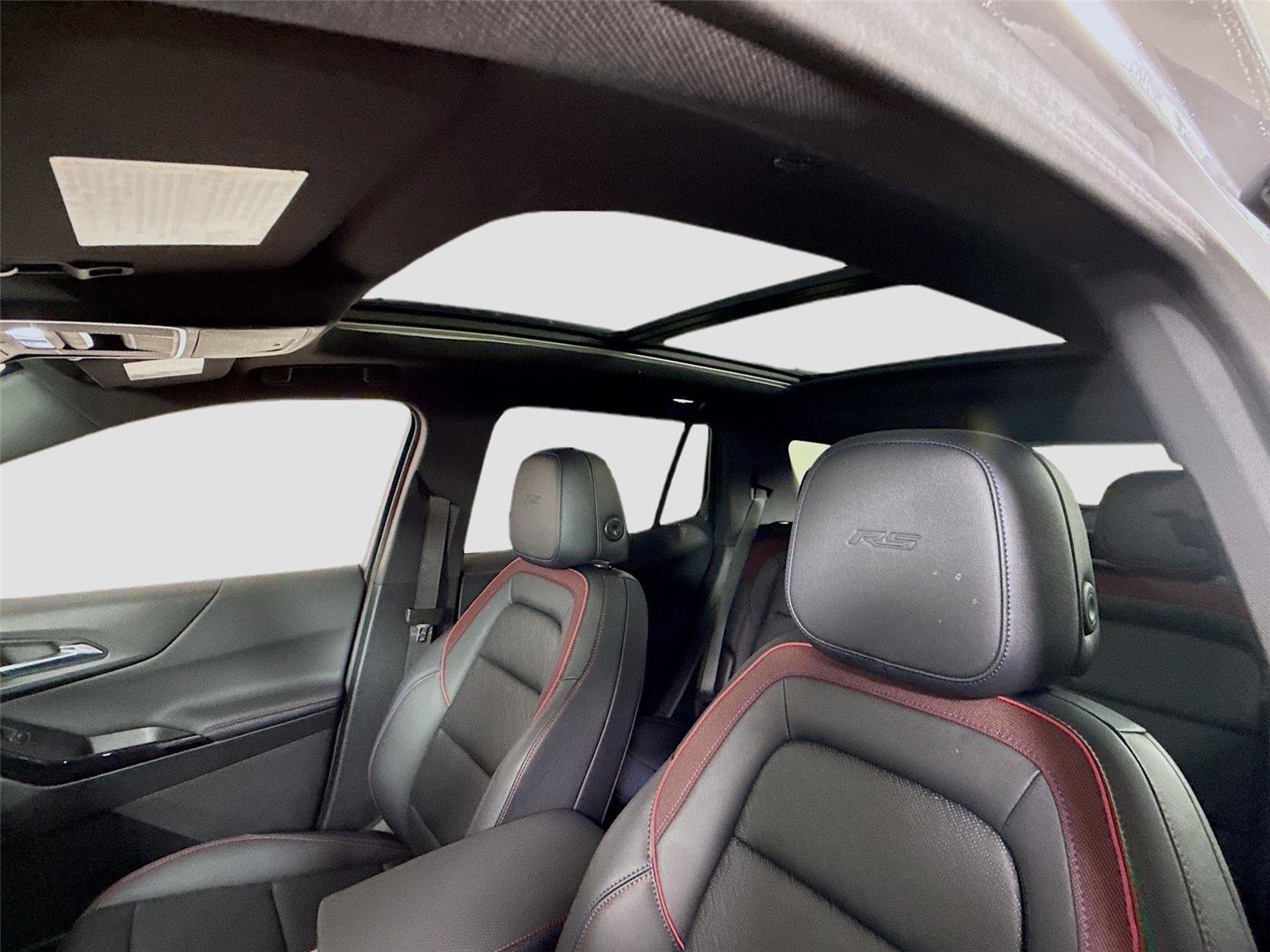 Used 2025 Chevrolet Equinox RS w/ Safety and Technology Package image 16