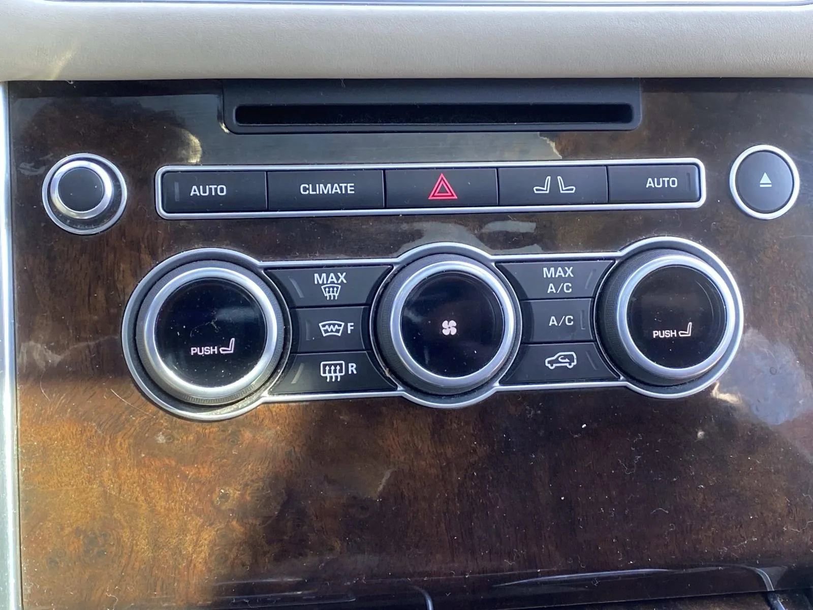 Used 2016 Land Rover Range Rover Autobiography image 29