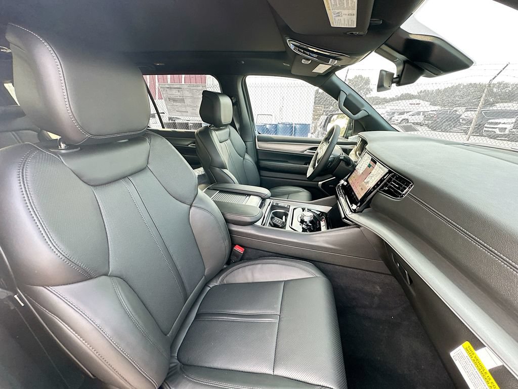 New 2026 Jeep Grand Wagoneer L 4WD w/ Premium Group I image 35