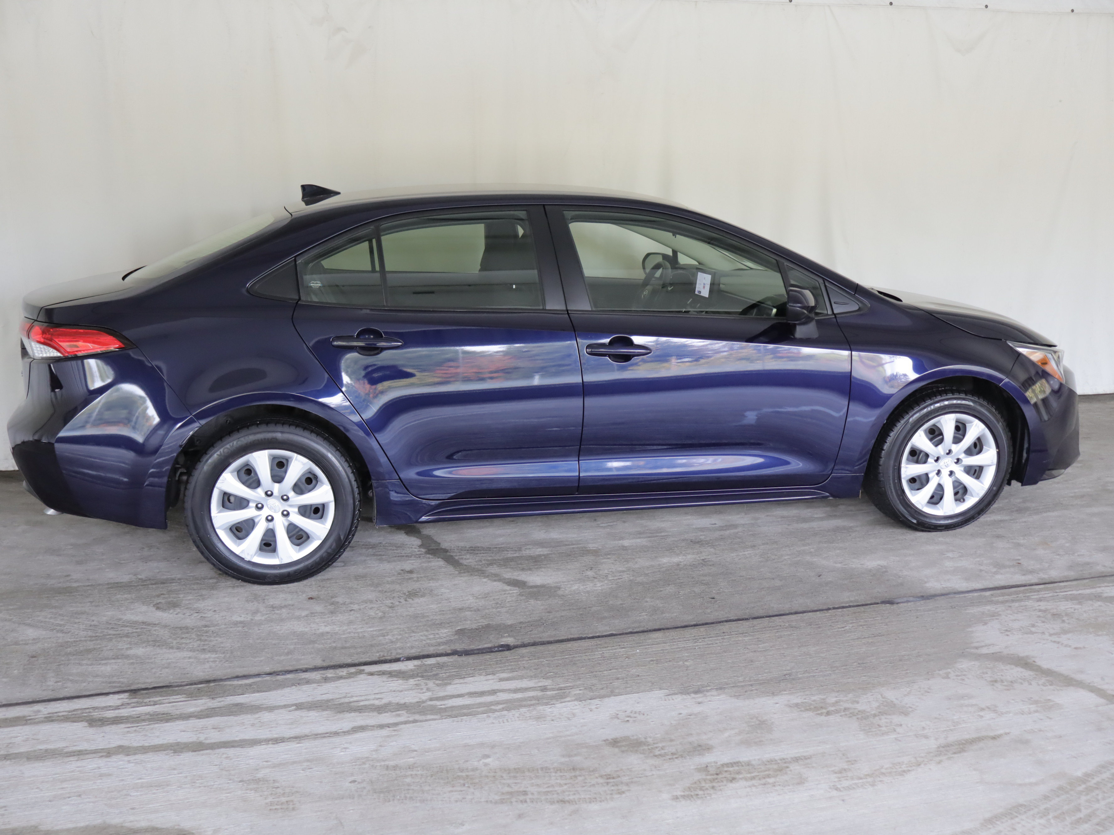 Used 2024 Toyota Corolla LE FWD image 4