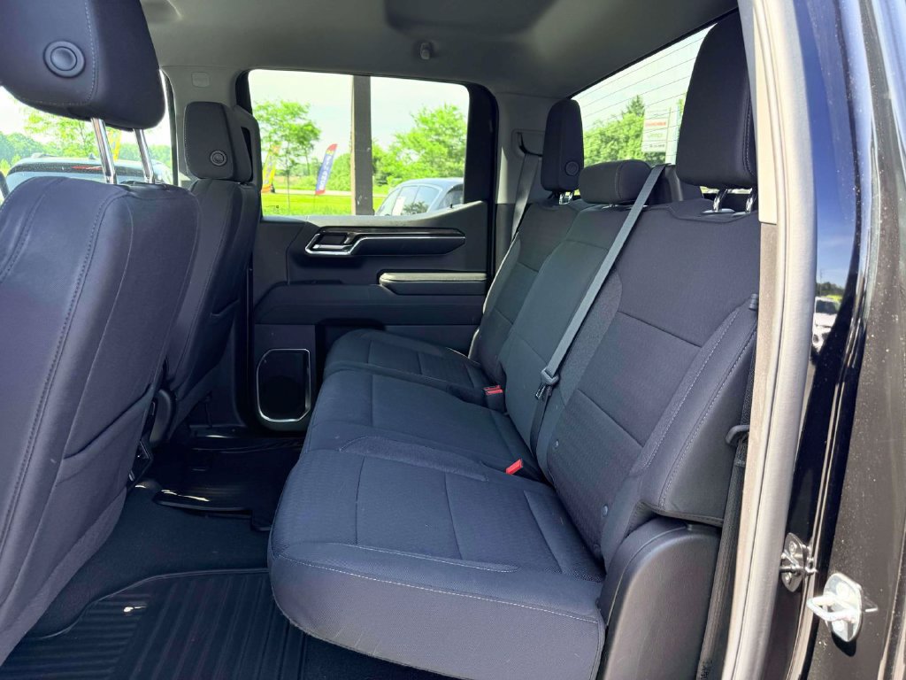 Used 2024 Chevrolet Silverado 1500 LT AWD/4WD image 11