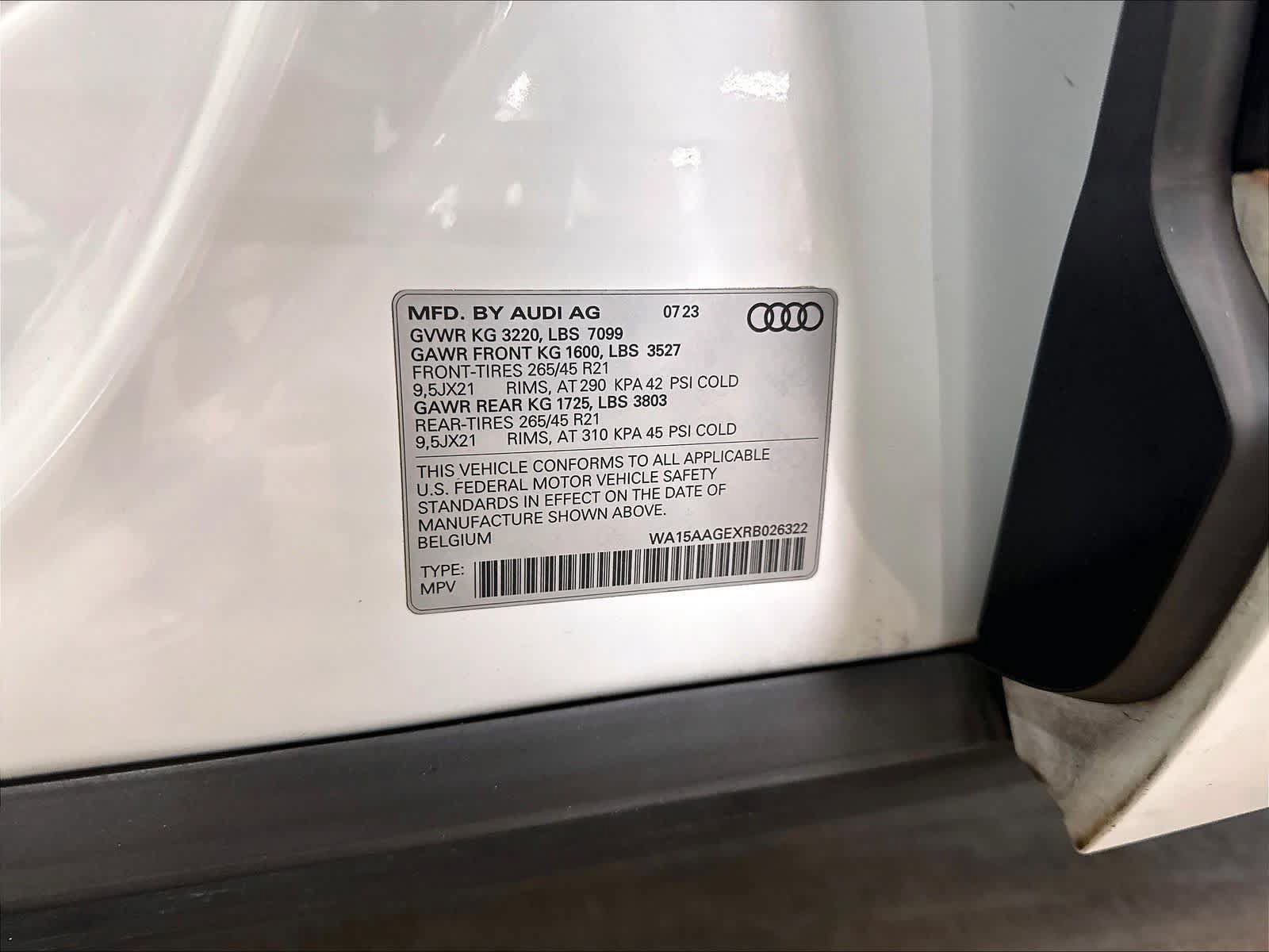 Used 2024 Audi Q8 e-tron Premium Plus AWD/4WD image 36