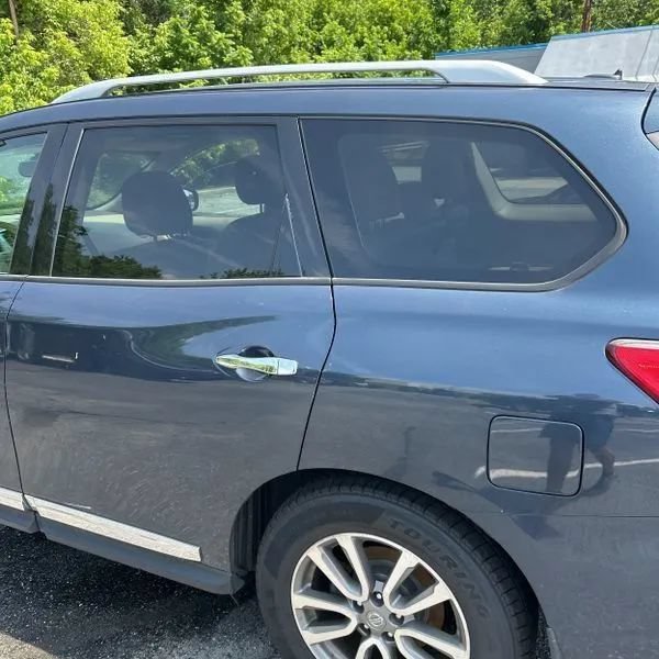 Used 2015 Nissan Pathfinder SL w/ SL Tech Package AWD/4WD image 6