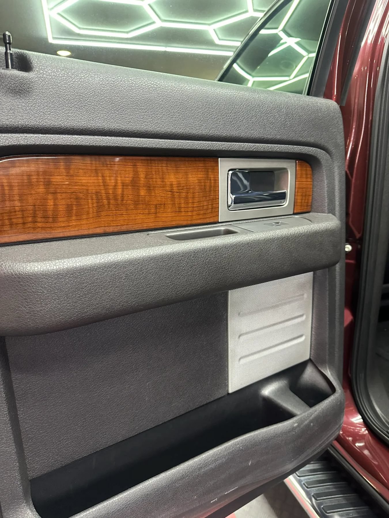 Used 2010 Ford F150 Lariat AWD/4WD image 24