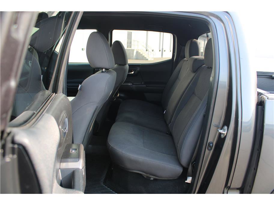 Used 2019 Toyota Tacoma TRD Off-Road image 10