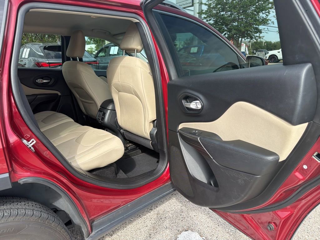 Used 2015 Jeep Cherokee Latitude FWD image 20