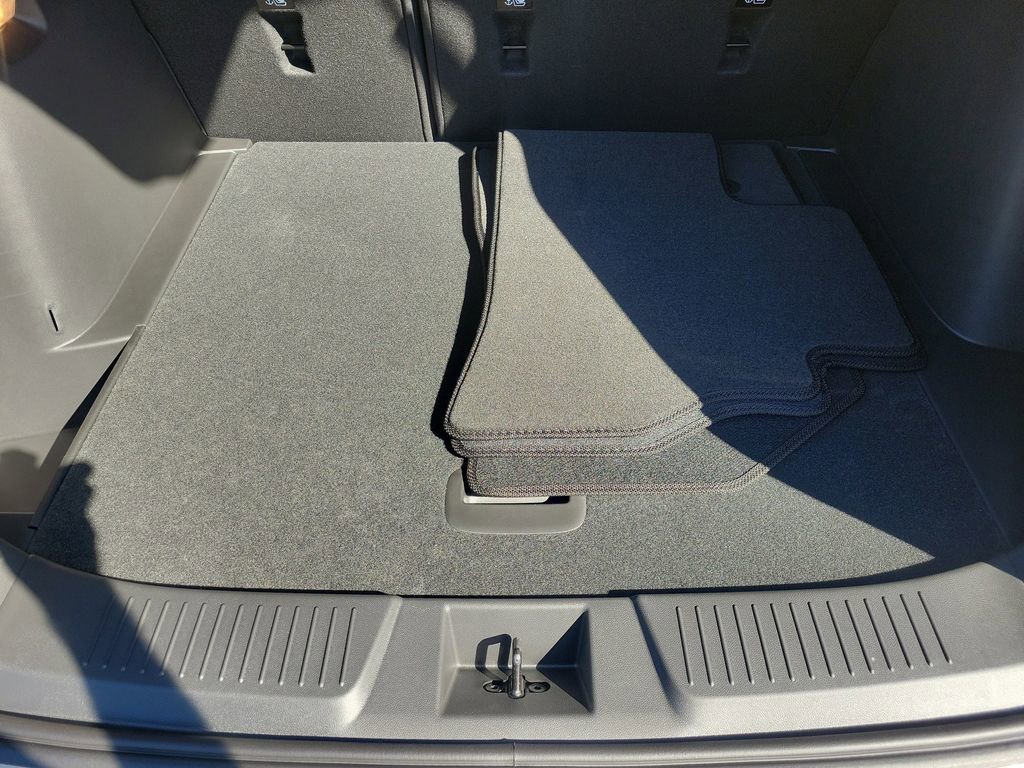 New 2026 Chevrolet Trax RS w/ Sunroof Package image 9