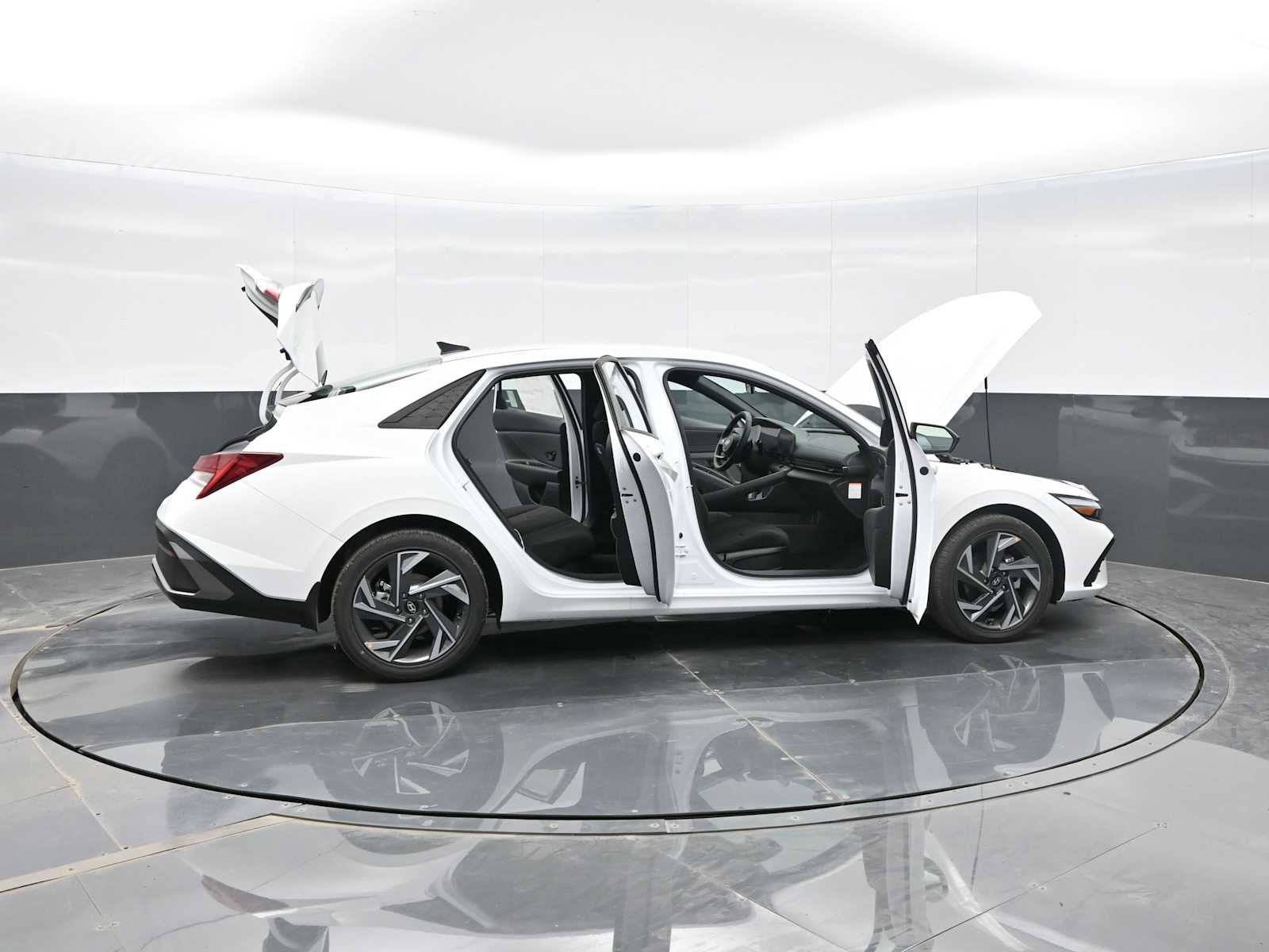 New 2025 Hyundai Elantra SEL image 40