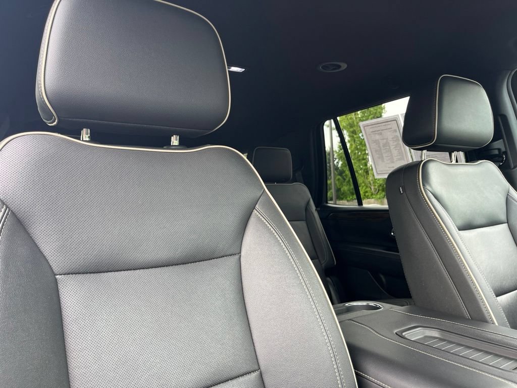 Used 2024 Chevrolet Tahoe Premier AWD/4WD image 16