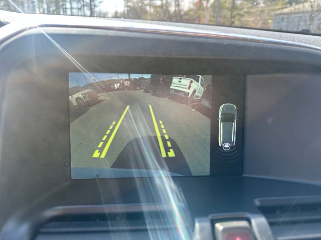 Used 2017 Volvo XC60 T6 Dynamic image 19