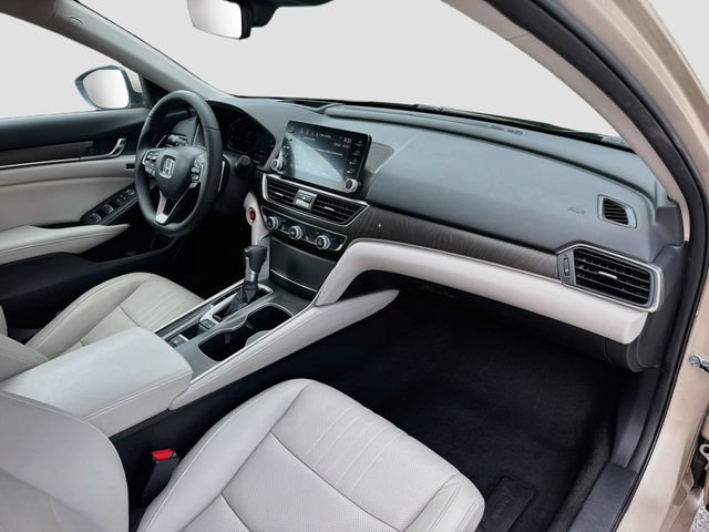Used 2018 Honda Accord Touring image 13