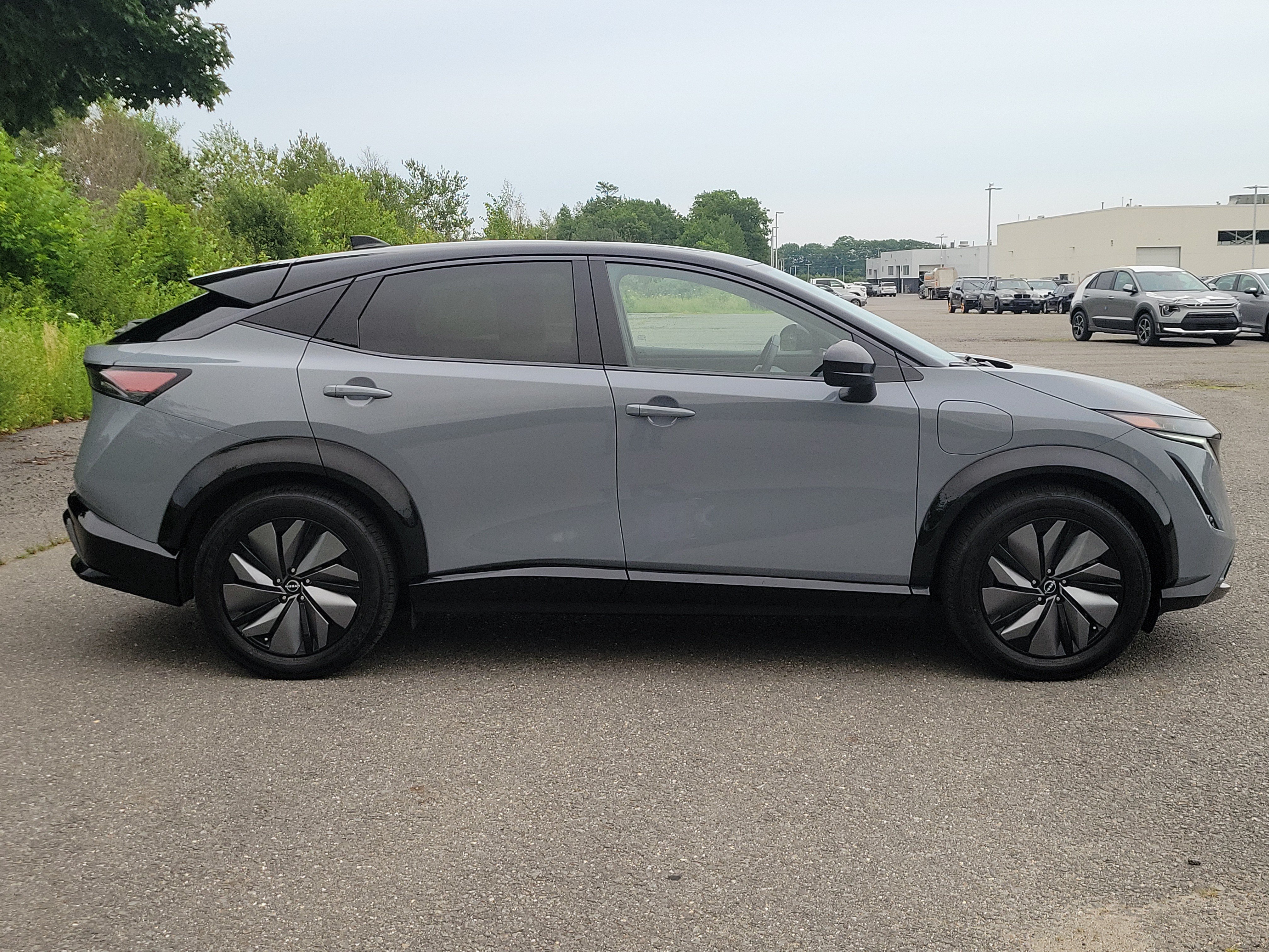 Used 2025 Nissan Ariya AWD image 4