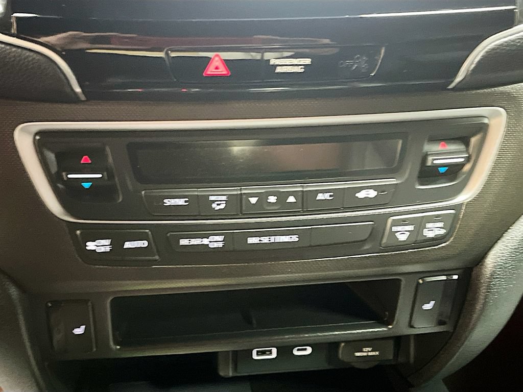 Used 2025 Honda Passport TrailSport image 16