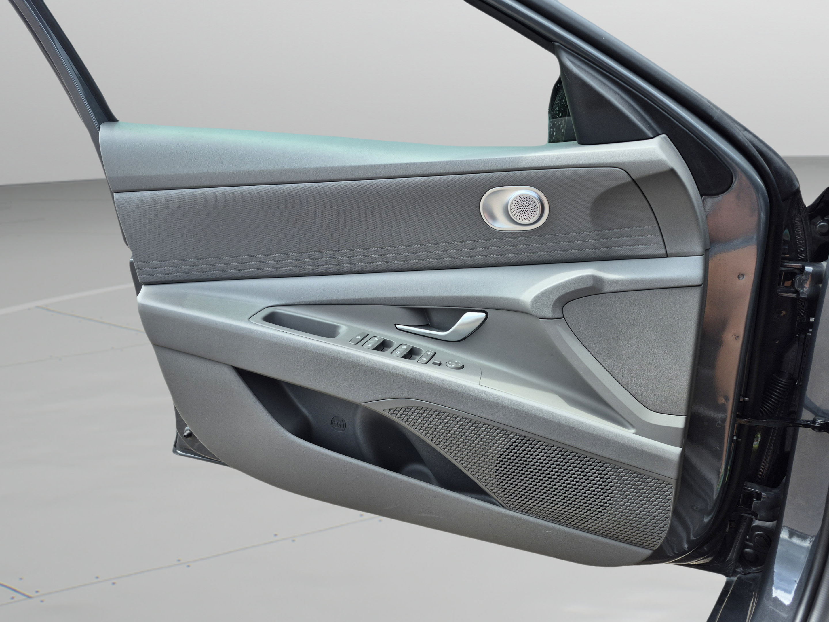 Certified 2025 Hyundai Elantra Hybrid FWD image 21