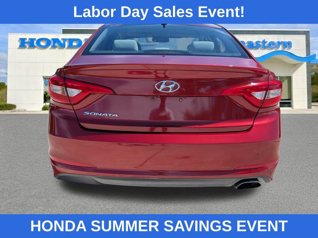 Used 2015 Hyundai Sonata SE w/ Option Group 09 FWD image 4