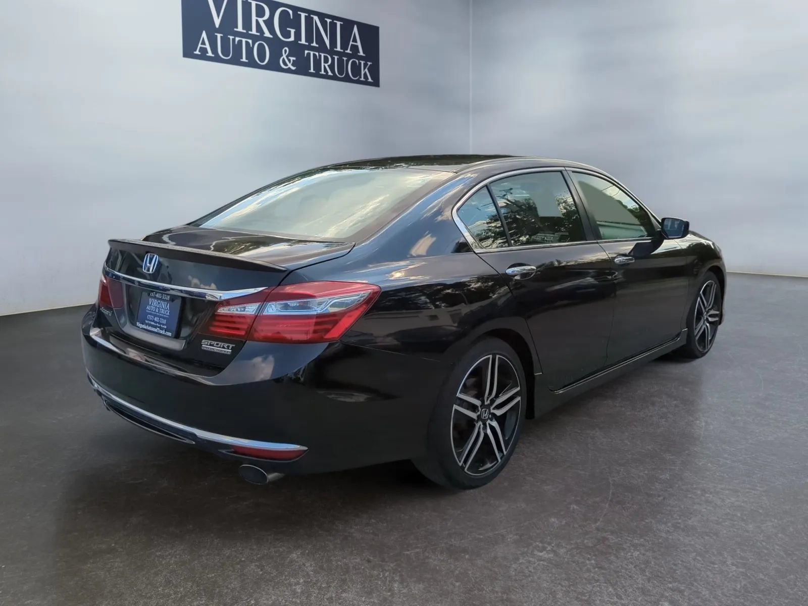Used 2017 Honda Accord Sport Special Edition image 10