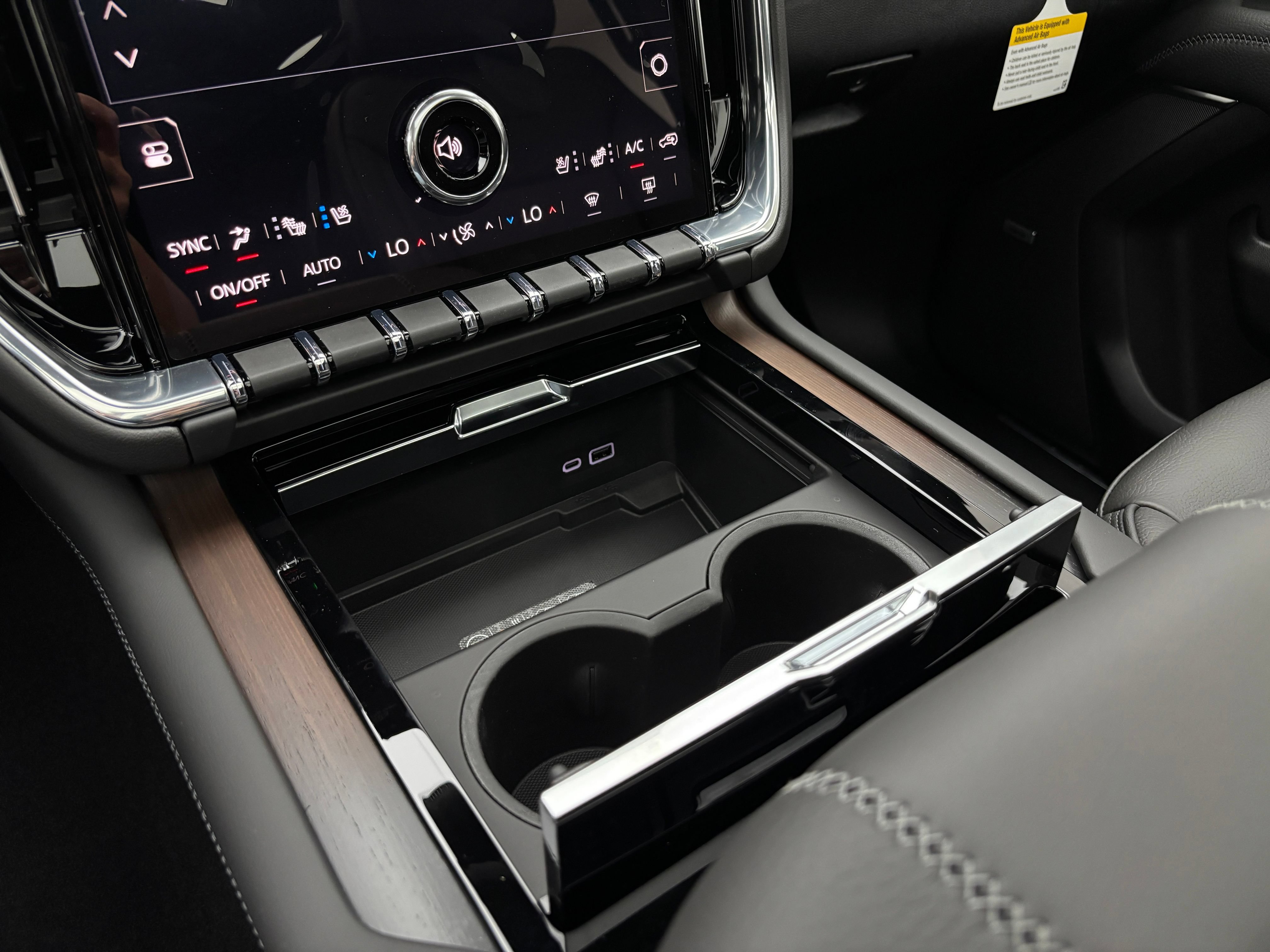 New 2026 GMC Yukon XL Denali w/ Sun & Power Step Package AWD/4WD image 30