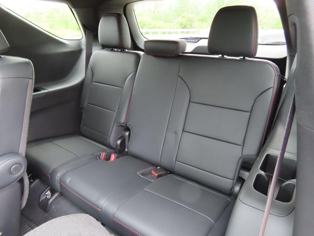 New 2026 Chevrolet Traverse RS w/ LPO, Floor Liner Package AWD/4WD image 26