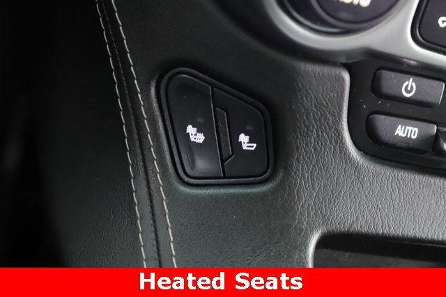 Used 2015 Chevrolet Suburban LT image 4