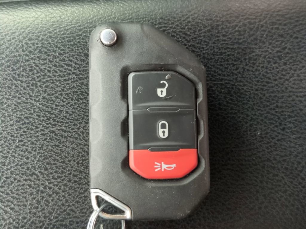 Used 2024 Jeep Wrangler Sport S AWD/4WD image 32