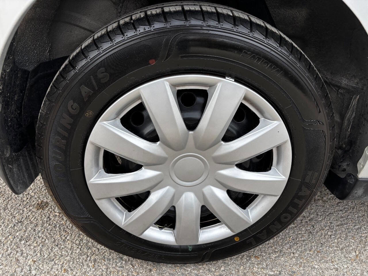 Used 2012 Nissan Versa 1.8 S w/ Plus Pkg image 21