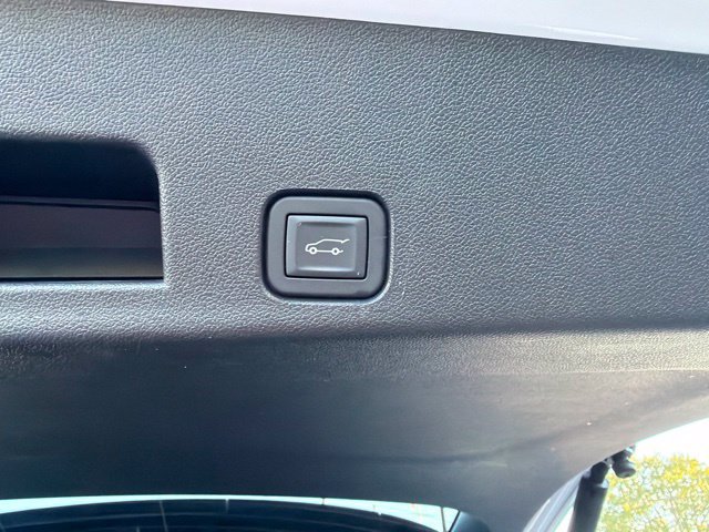Certified 2026 Chevrolet Traverse LT w/ Driver Confidence Package FWD image 27