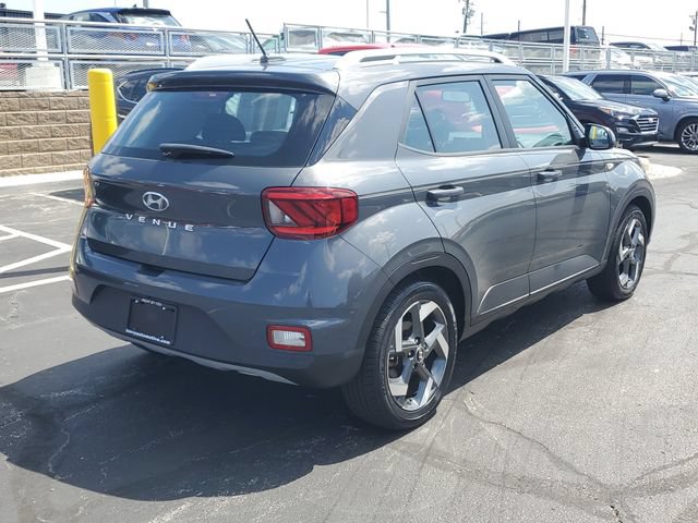 Certified 2023 Hyundai Venue SEL w/ Cargo Package FWD image 4