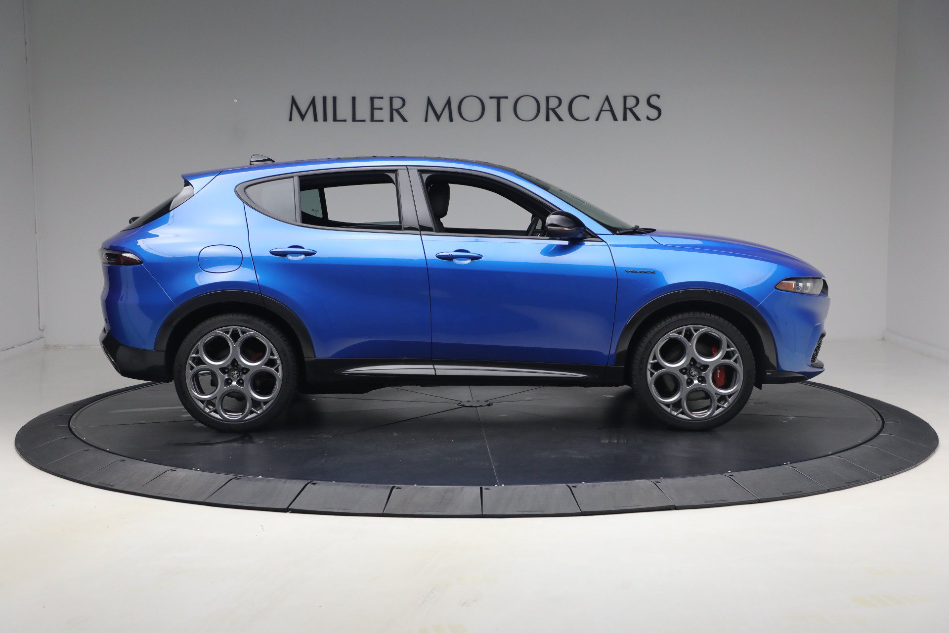 Used 2024 Alfa Romeo Tonale Ti AWD/4WD image 9