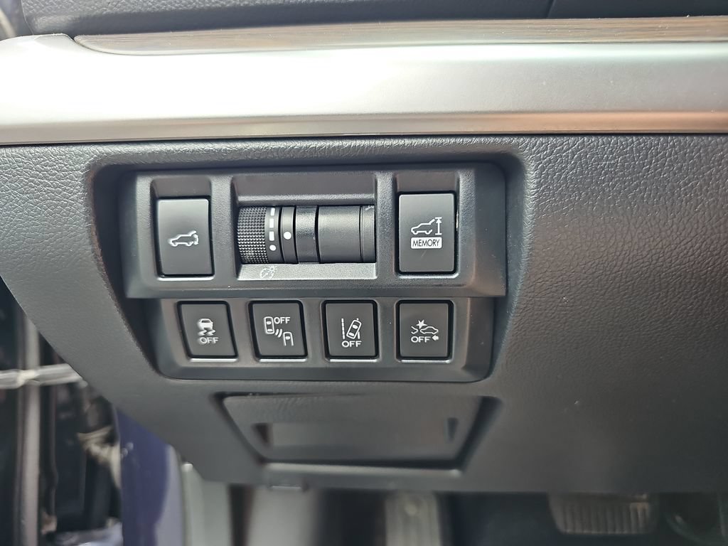 Used 2018 Subaru Outback 3.6R Touring w/ Popular Package #3 AWD/4WD image 26