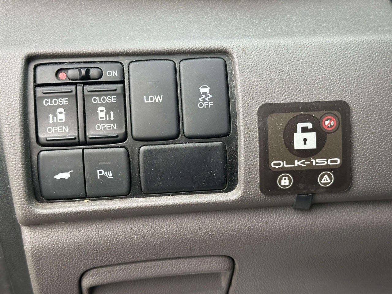 Used 2016 Honda Odyssey Touring Elite image 21