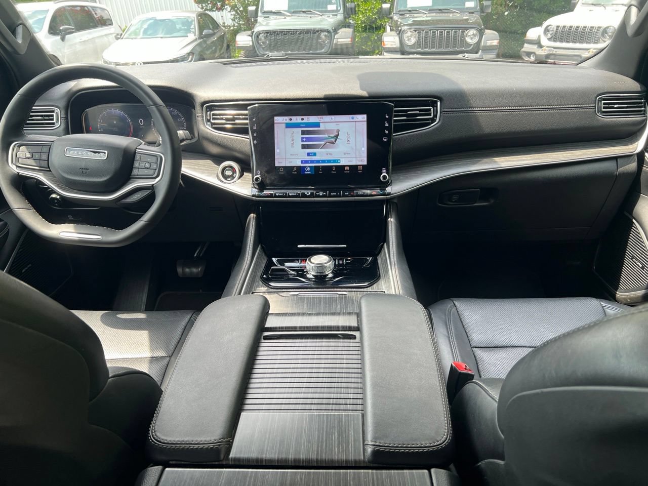 Used 2024 Jeep Wagoneer Series II w/ Flexible Seating Group AWD/4WD image 20