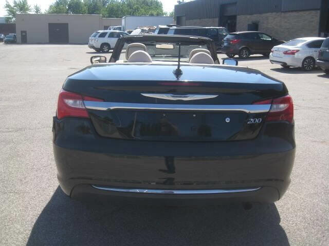 Used 2012 Chrysler 200 Touring image 8