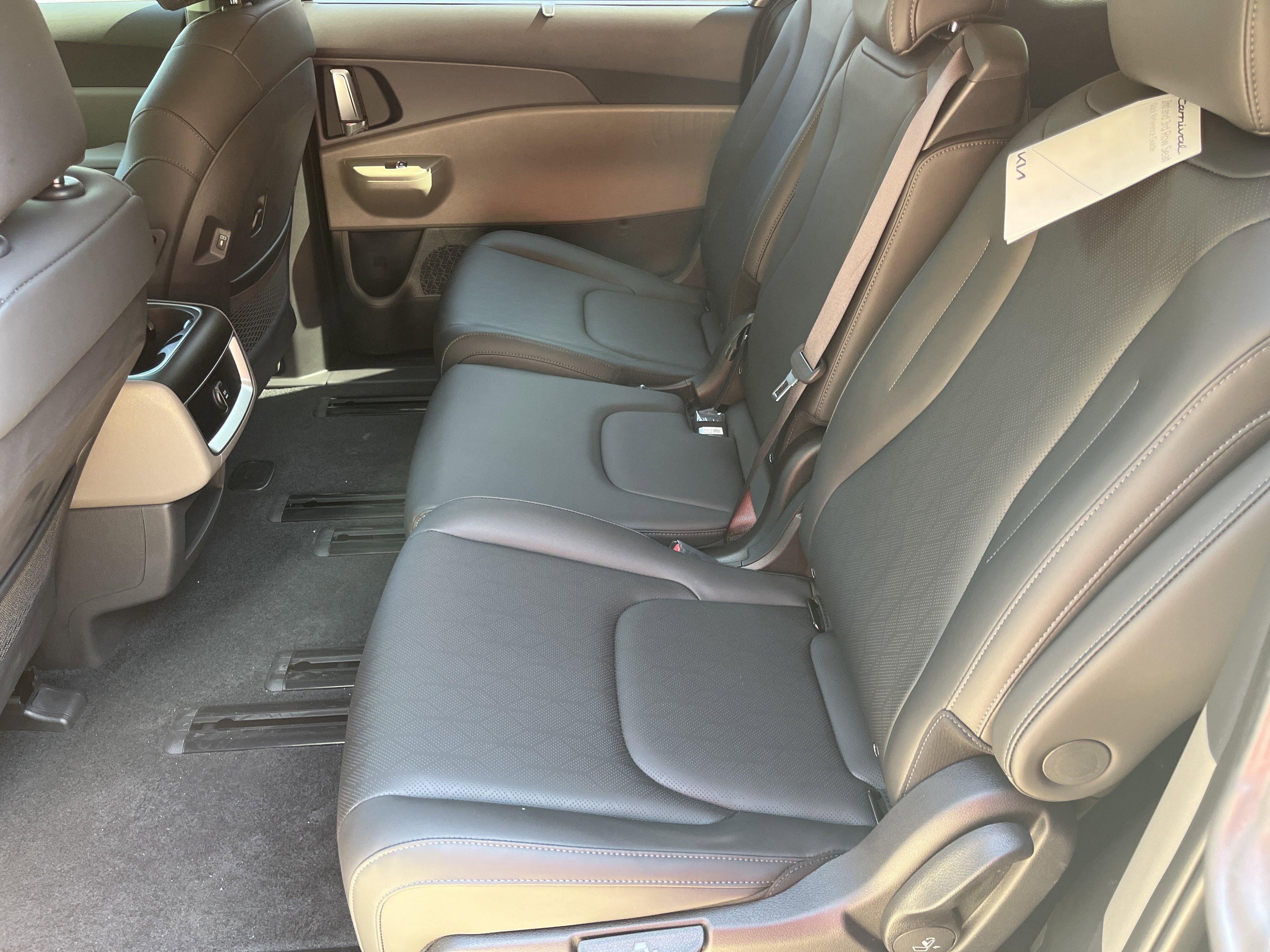 New 2026 Kia Carnival EX image 21