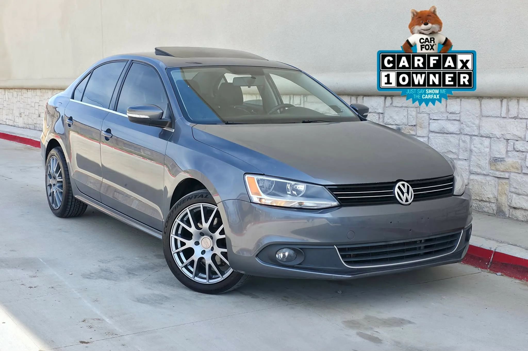Used 2013 Volkswagen Jetta SEL FWD image 1