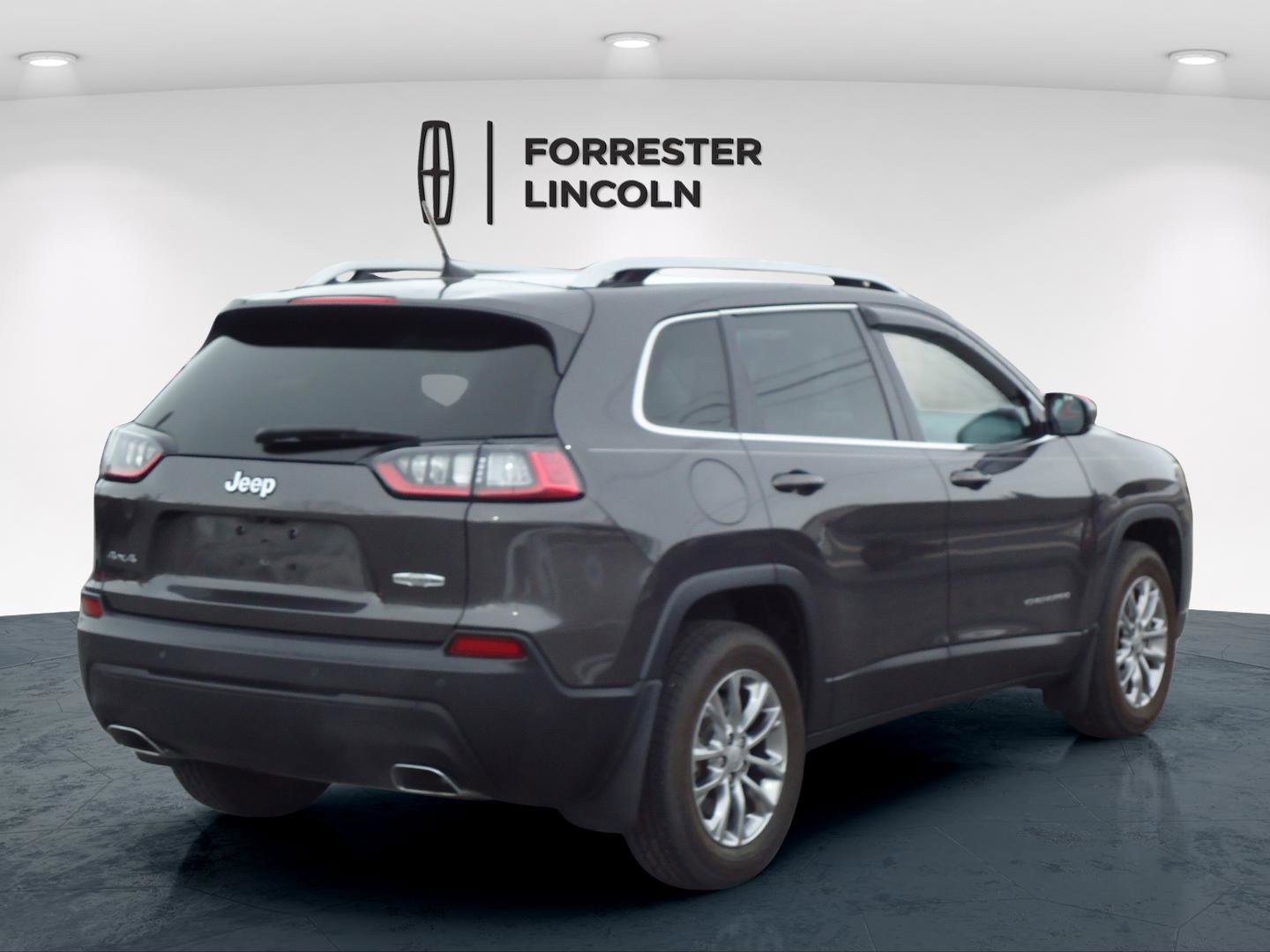 Used 2021 Jeep Cherokee Latitude Lux w/ Comfort/Convenience Group image 3