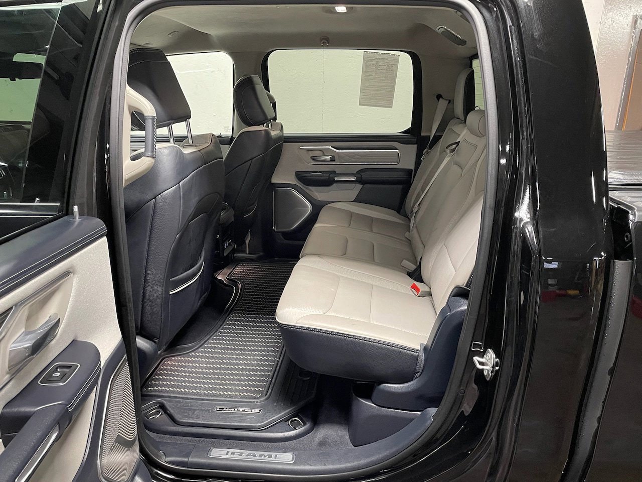 Used 2022 RAM 1500 Limited AWD/4WD image 12