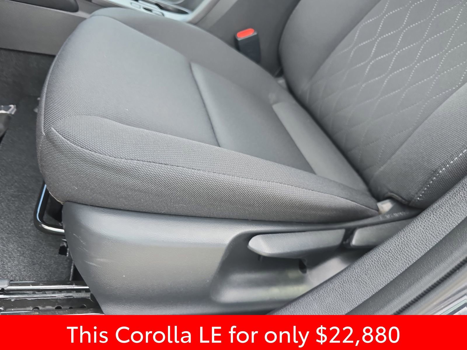 Used 2025 Toyota Corolla LE w/ LE Premium Package image 34