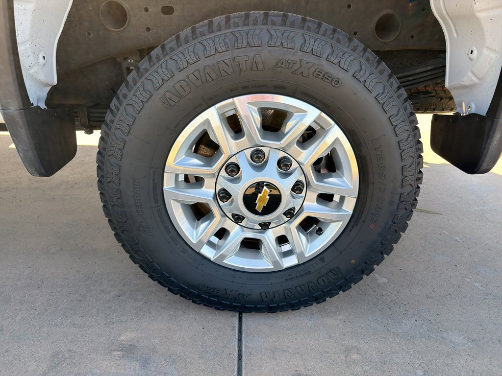 Used 2025 Chevrolet Silverado 2500 LT w/ Convenience Package AWD/4WD image 7