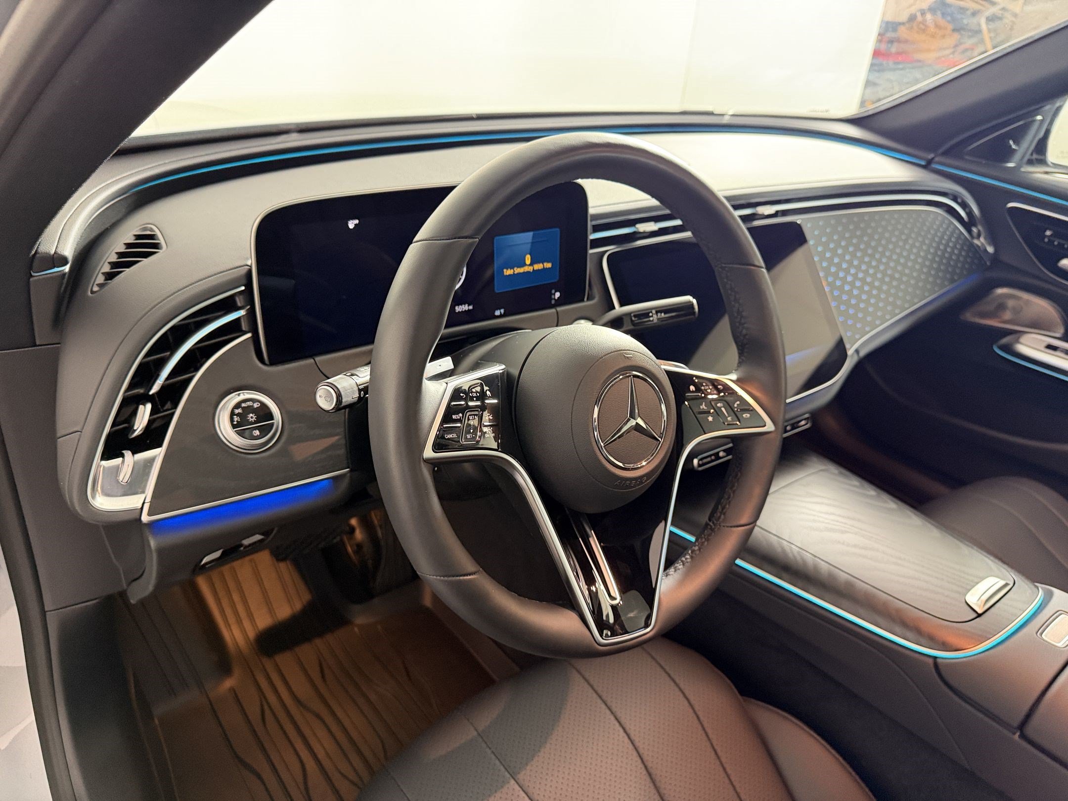 Used 2026 Mercedes-Benz E 450 4MATIC Sedan image 4