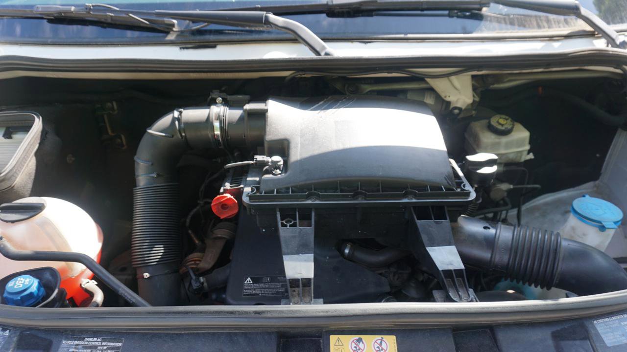 Used 2016 Freightliner Sprinter 2500 RWD image 13