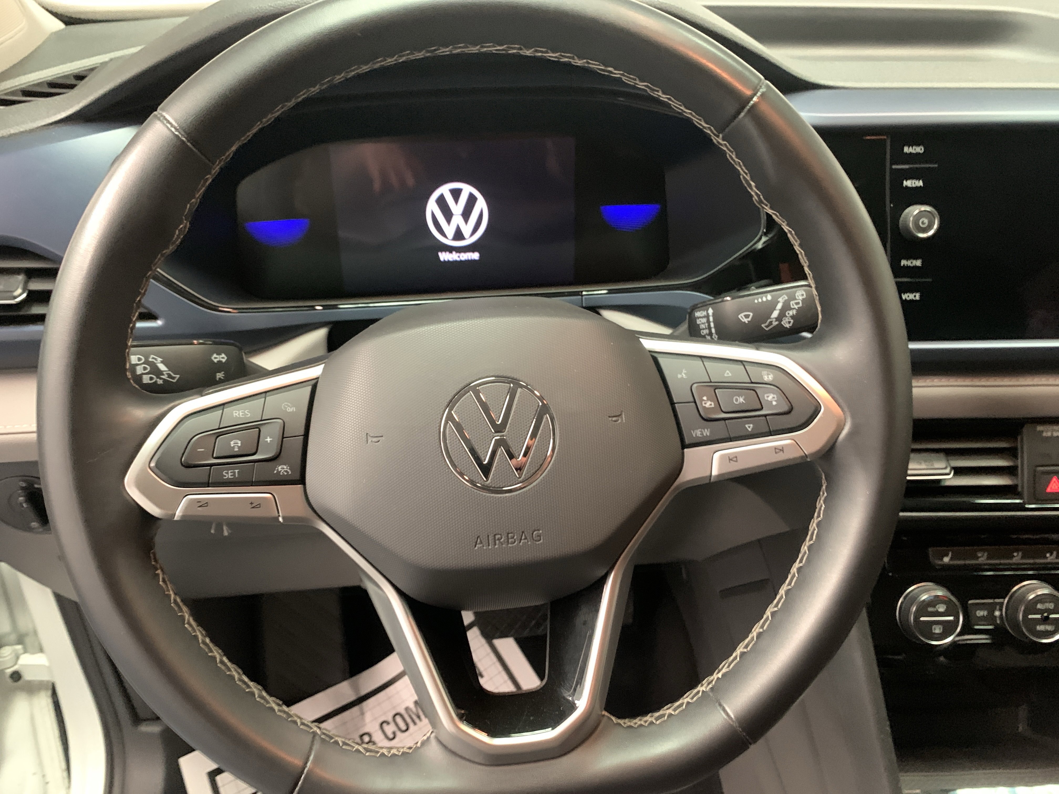 Used 2024 Volkswagen Taos SE image 16