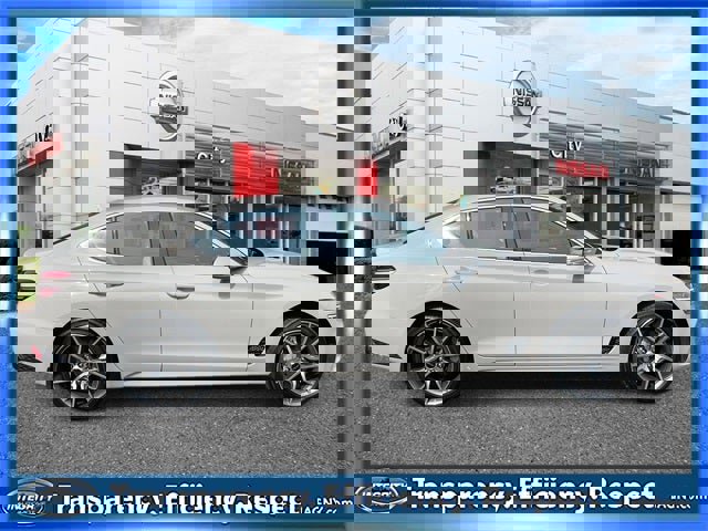 Used 2025 Genesis G70 2.5T image 5