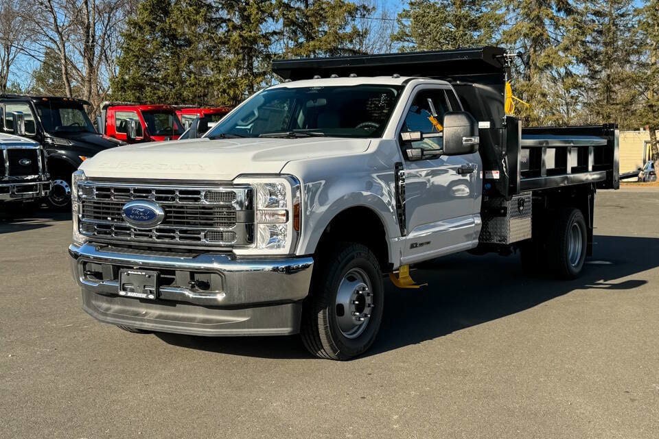 Used 2024 Ford F350 XLT AWD/4WD image 7