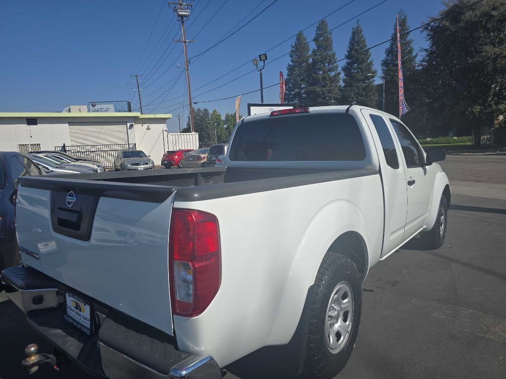 Used 2015 Nissan Frontier S image 7