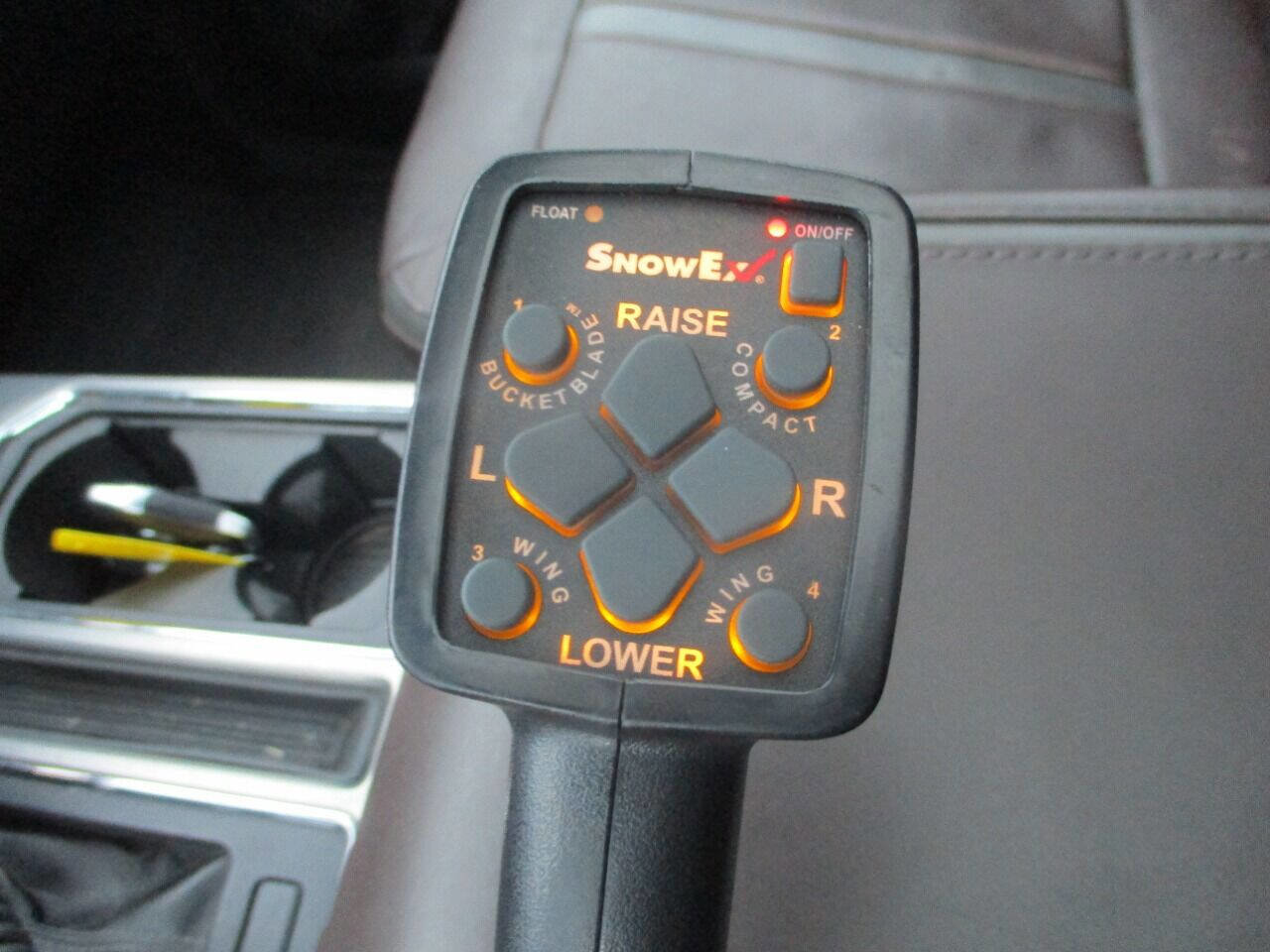 Used 2016 Ford F150 Platinum w/ Equipment Group 701A Luxury image 13