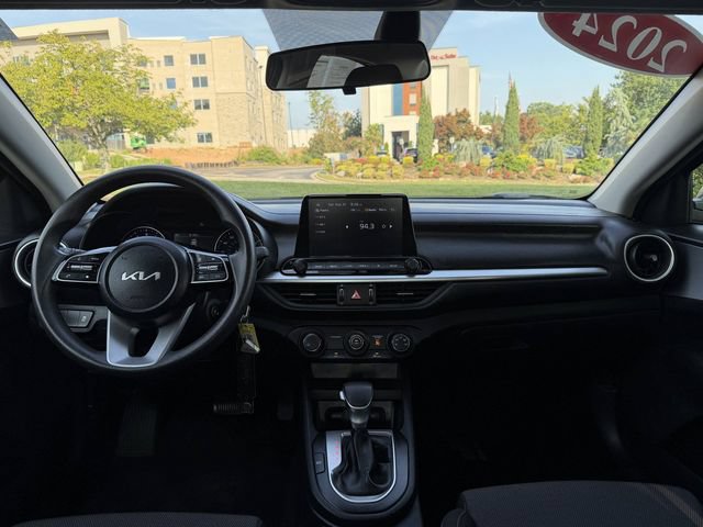 Used 2024 Kia Forte LXS FWD image 31