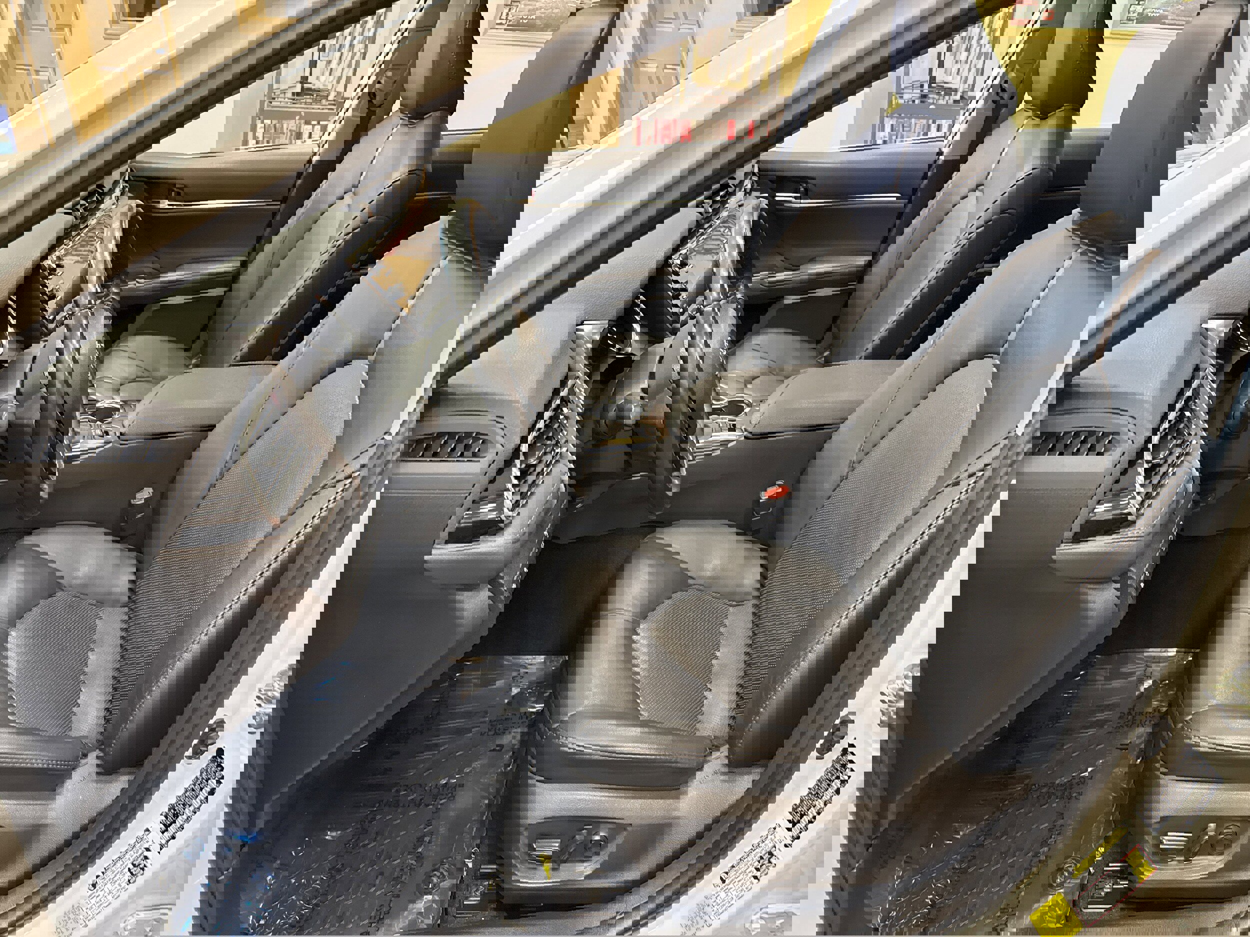 Used 2020 Toyota Camry XLE image 28